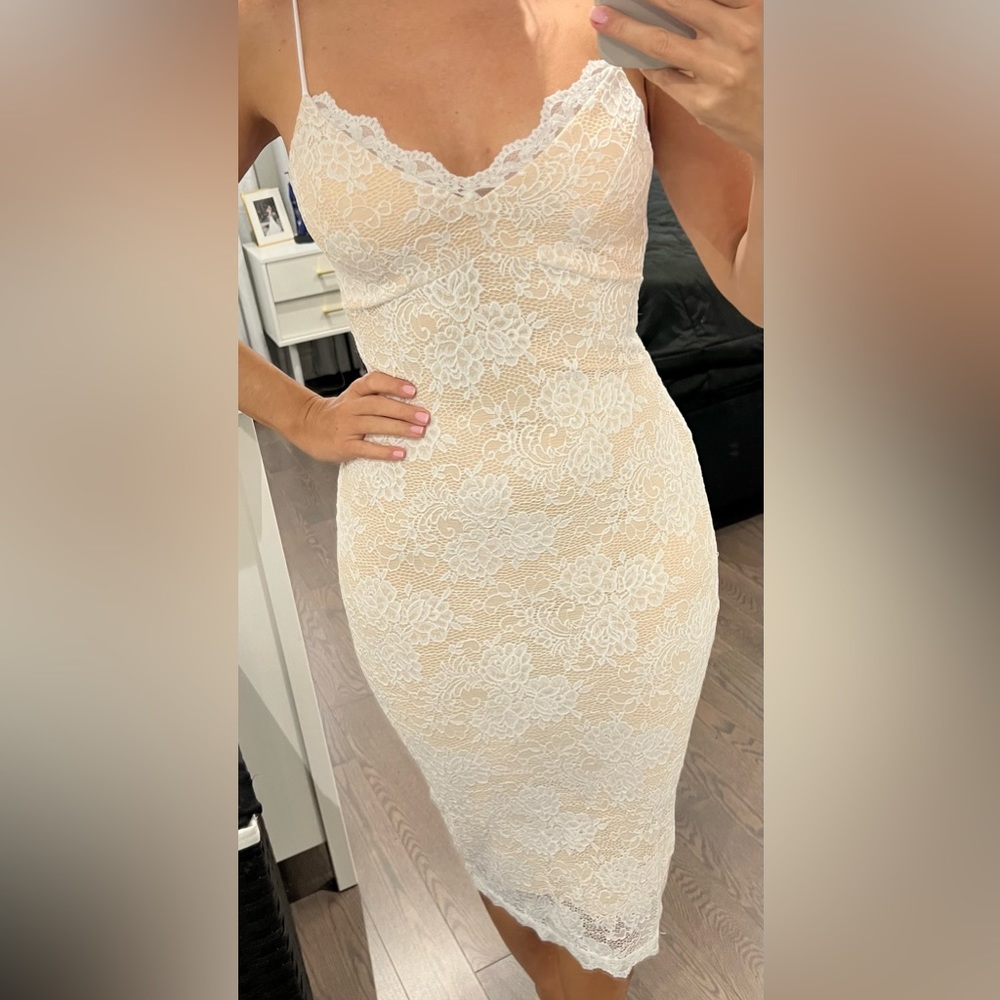 Windsor white lace body con dress
